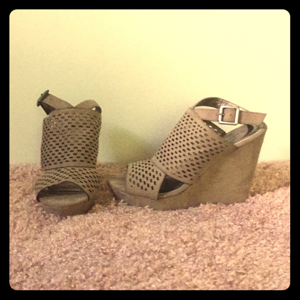 New gray wedges